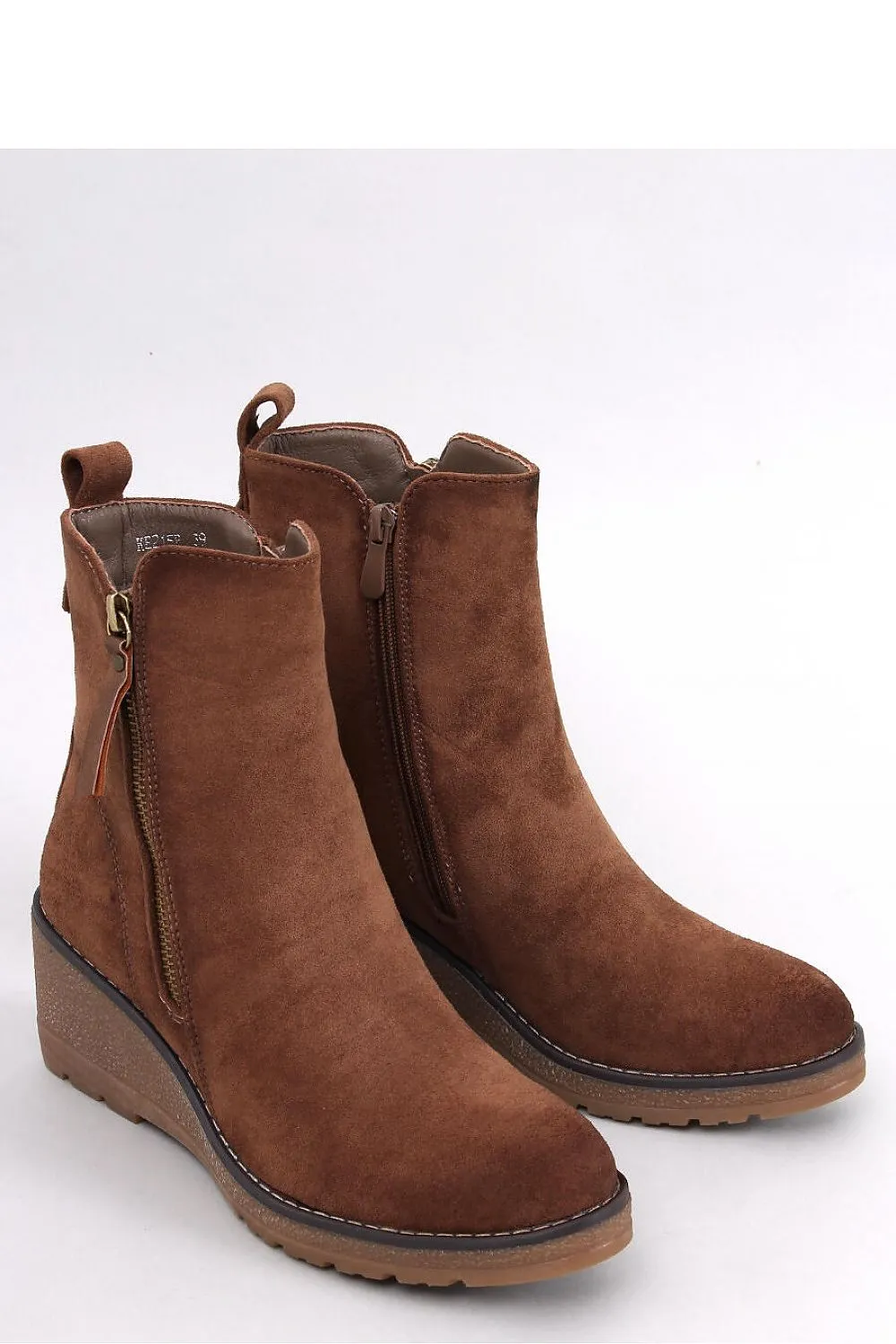 Buskin boots