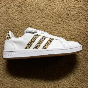 Cheetah print Adidas