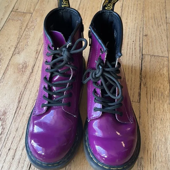Dr. Martes purple boots size 3 great condition