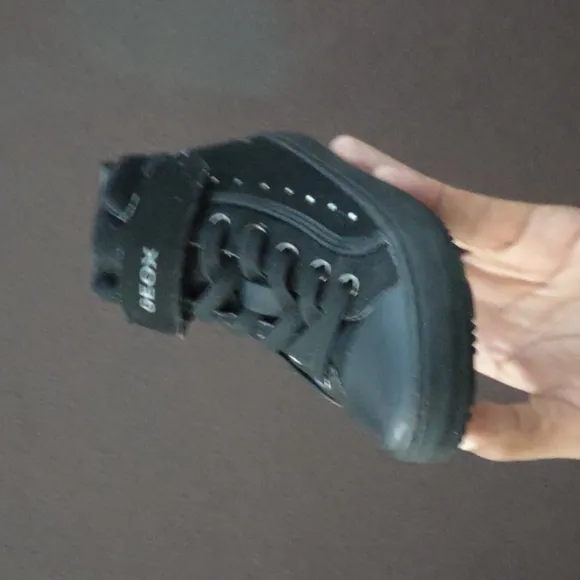 Geox Respira girls Hi Top Athletic Shoe