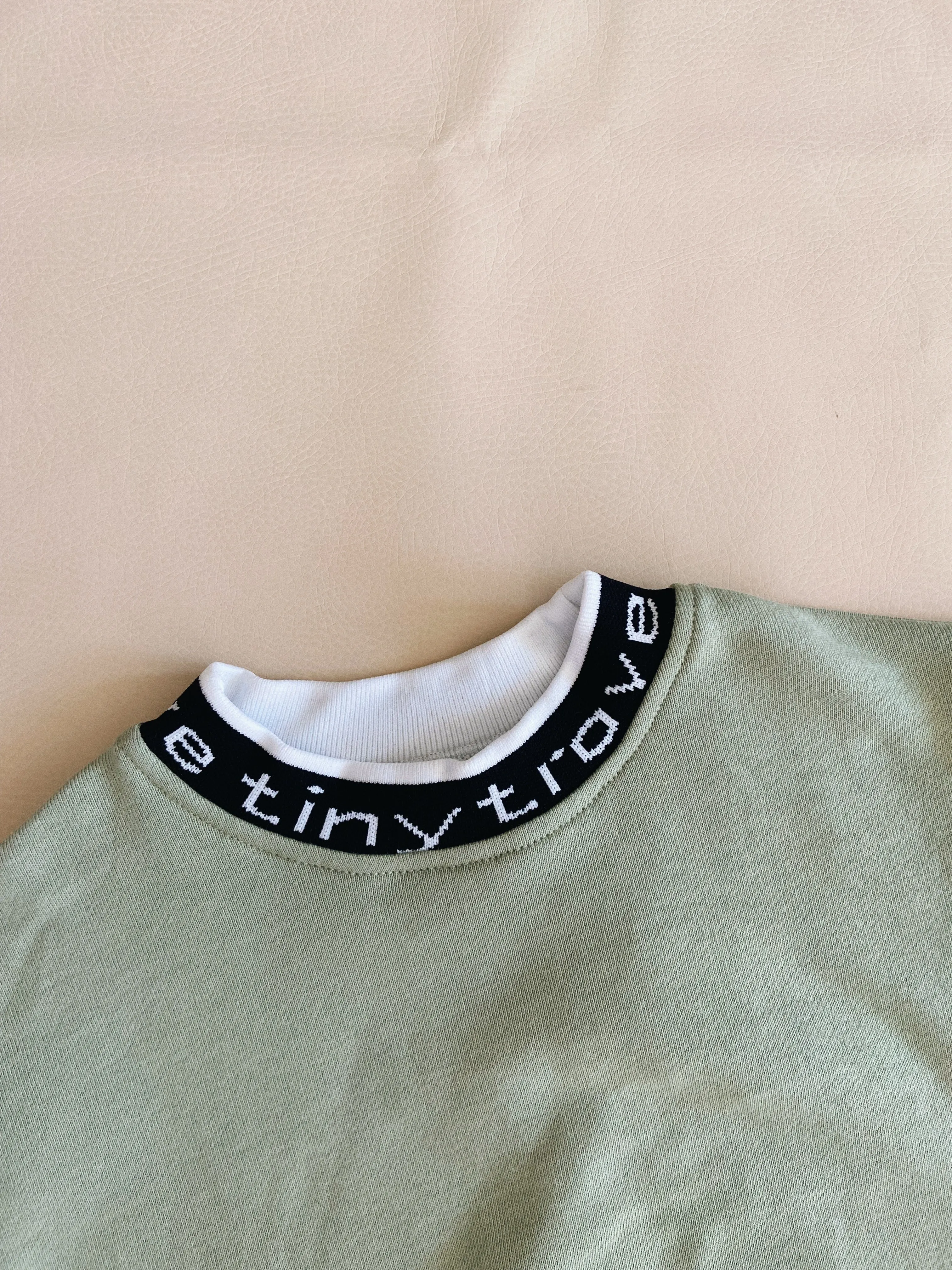 Hansel Logo Neck Jumper - Sage
