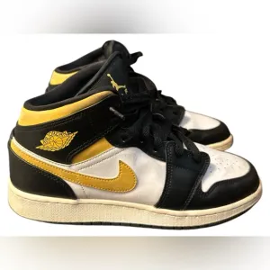 Jordan 1 Mid 'Pollen' New GS (US6Y) Panda Chicago good condition
