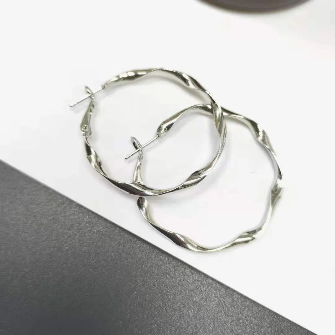 just-lil-things-hoop-earring-sliver-earring-jlt10561