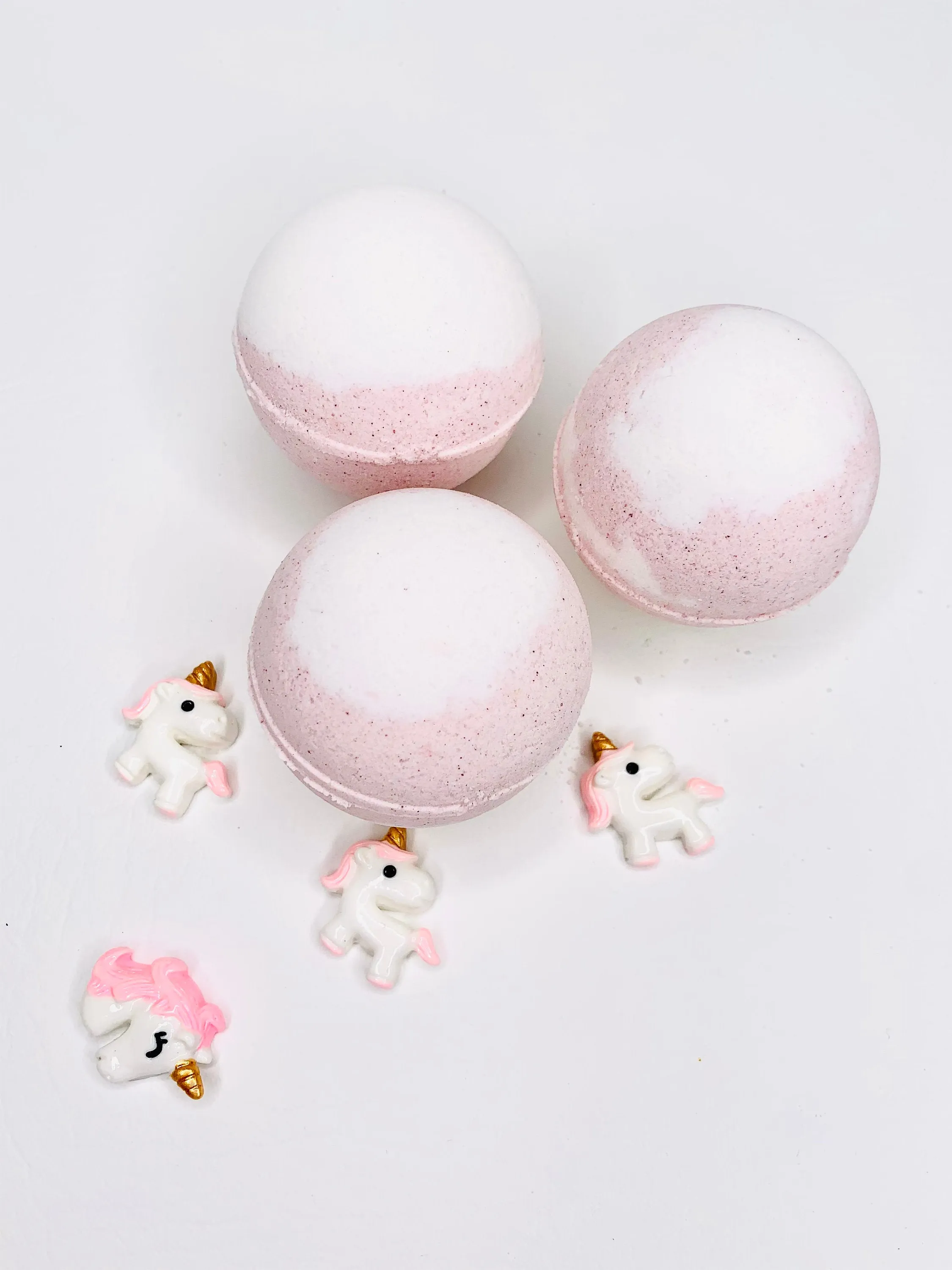 Kids Surprise Bath bomb with unicorn toy