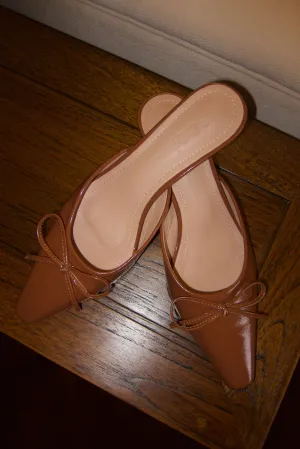 Lola Kitten Heels in Cinnamon Brown