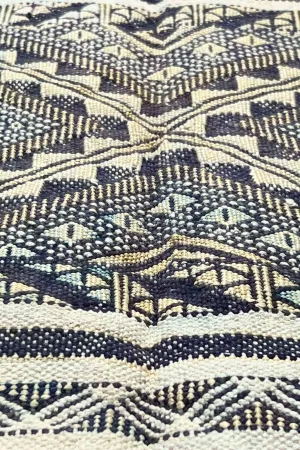 Moroccan area rug from Tifelt, Vegetable silk fabric, 5'6" x 8'3" or 167 cm x 252 cm
