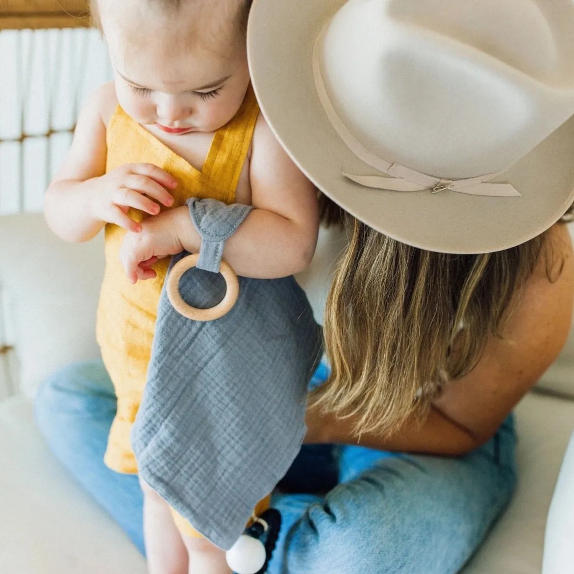 Muslin Teething Ring- Mist Grey