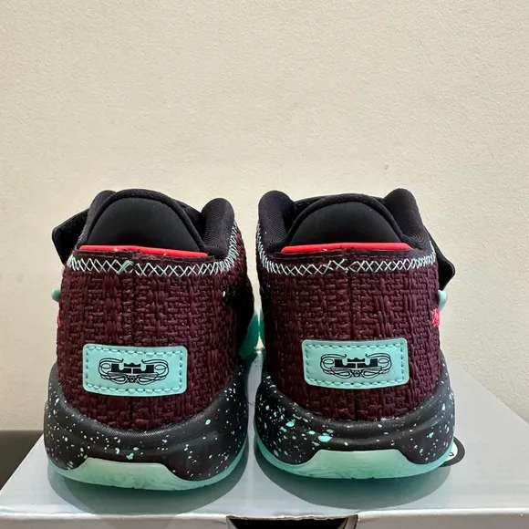 NIB Preschool Kid Nike LeBron 20 SE PS 'Night Maroon' FB8975-600