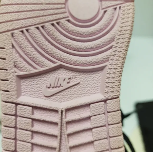 Nike Jordan 1 Mid White Light Arctic Pink Black Kid Preschool AT4612-103 Sz 6c