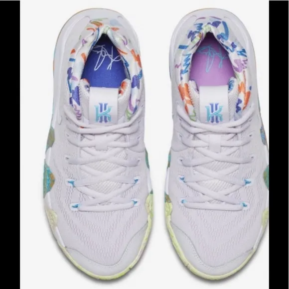 Nike KYRIE 4 90s (Multicolor) Boys Size: 4.5 (NIB)