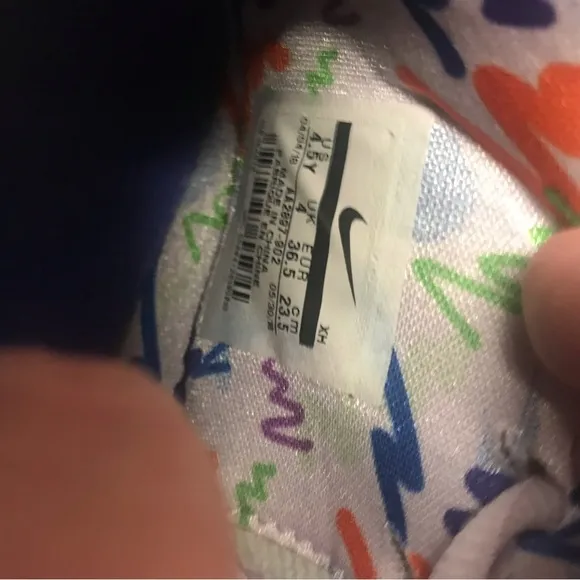 Nike KYRIE 4 90s (Multicolor) Boys Size: 4.5 (NIB)