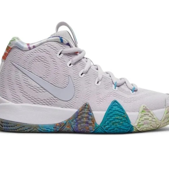 Nike KYRIE 4 90s (Multicolor) Boys Size: 4.5 (NIB)