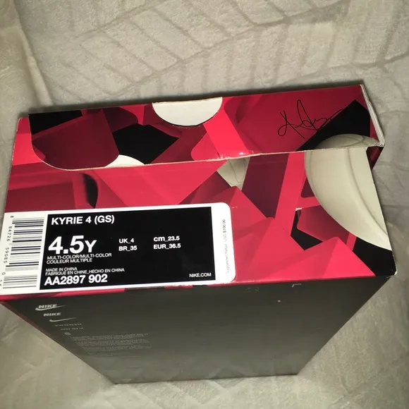 Nike KYRIE 4 90s (Multicolor) Boys Size: 4.5 (NIB)