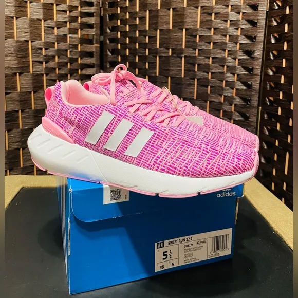 NWT Kids' Swift Run US 5.5 Big Kid / True Pink / White (#A8)