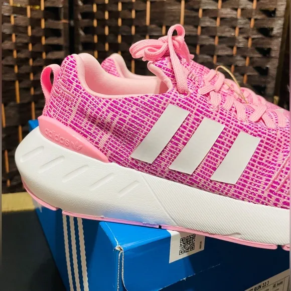 NWT Kids' Swift Run US 5.5 Big Kid / True Pink / White (#A8)