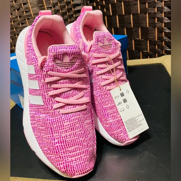 NWT Kids' Swift Run US 5.5 Big Kid / True Pink / White (#A8)