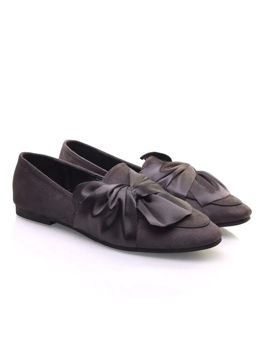 Slippers grises à noeud