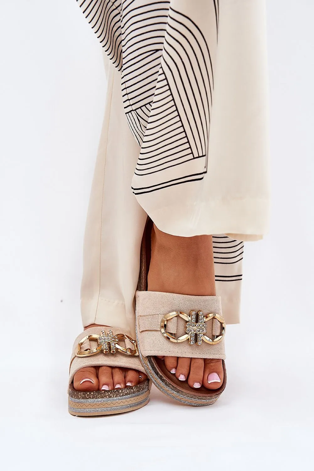 Slippers made of ecological suede