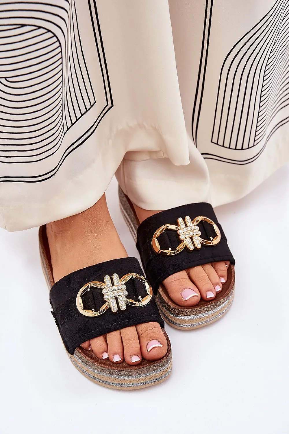 Slippers made of ecological suede