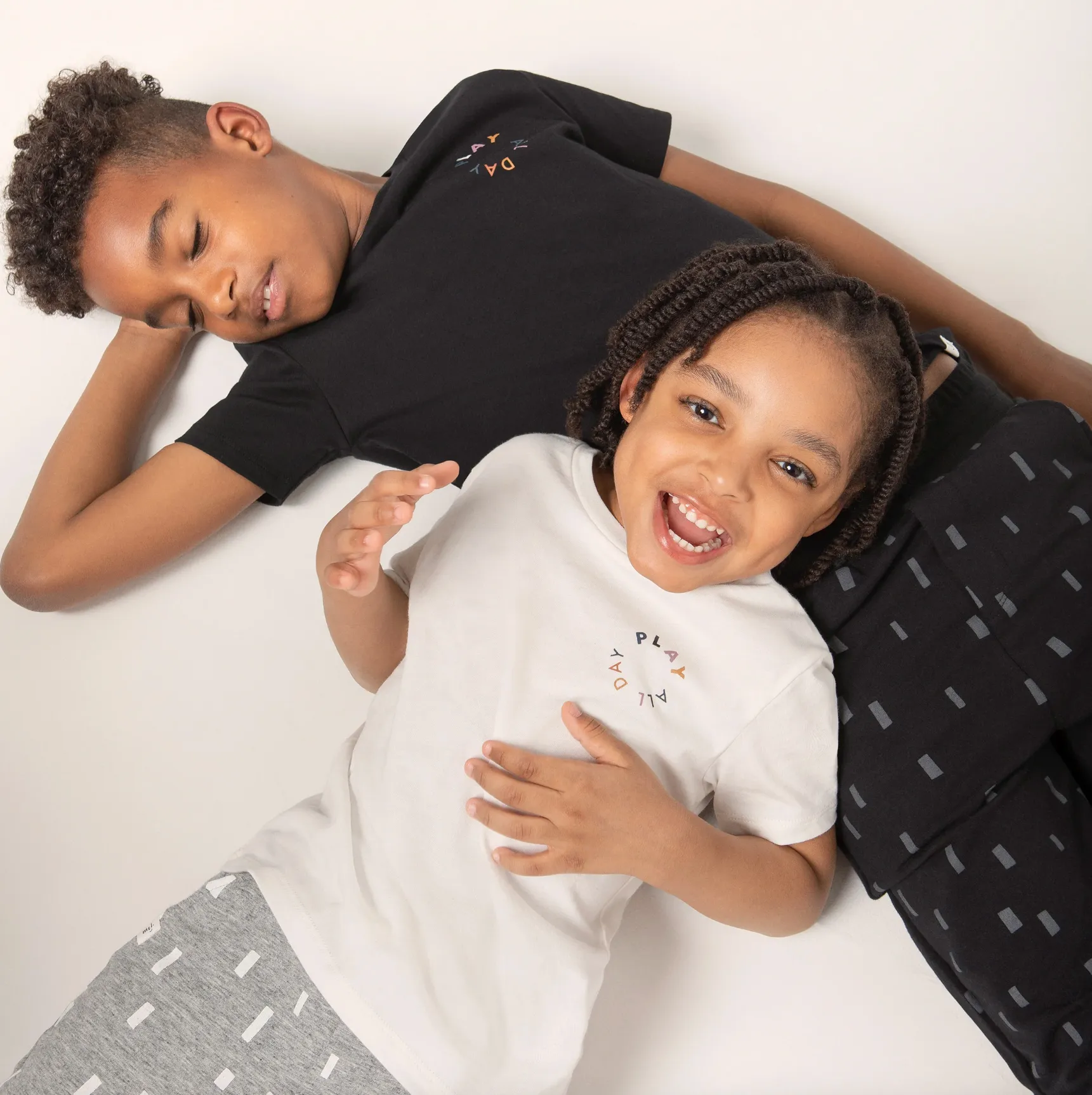 The Play All Day T-shirt - Black - KIDS